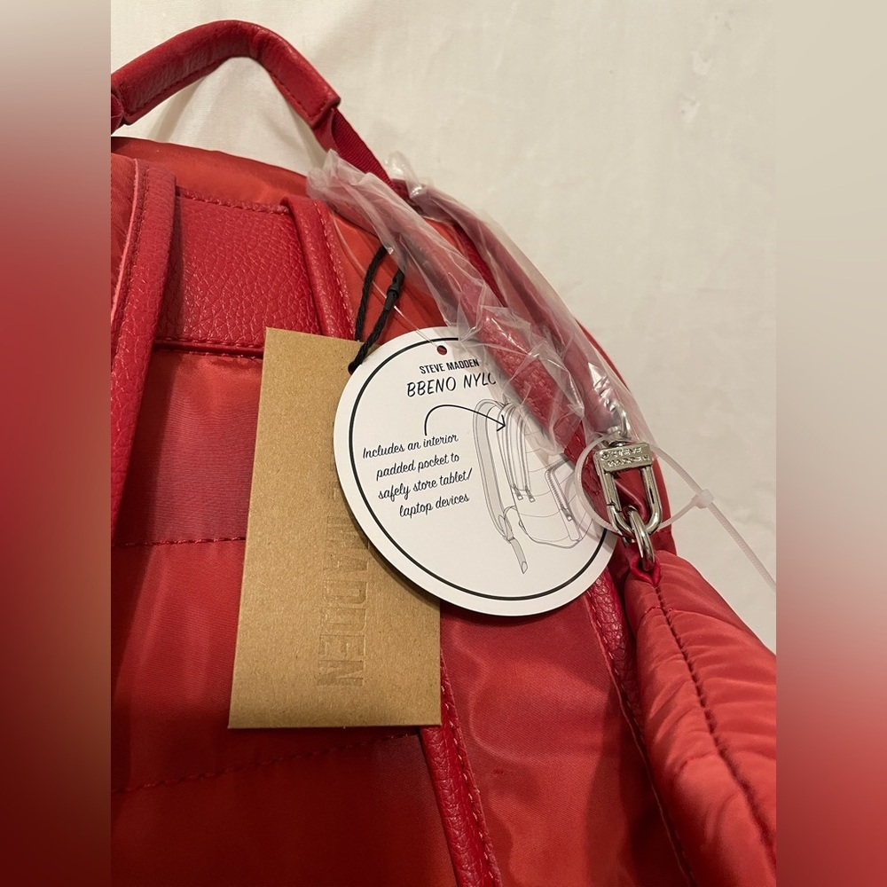 NWT Steve Madden Padded Red Backpack with Wristlet Wallet - Picture 2 of 5